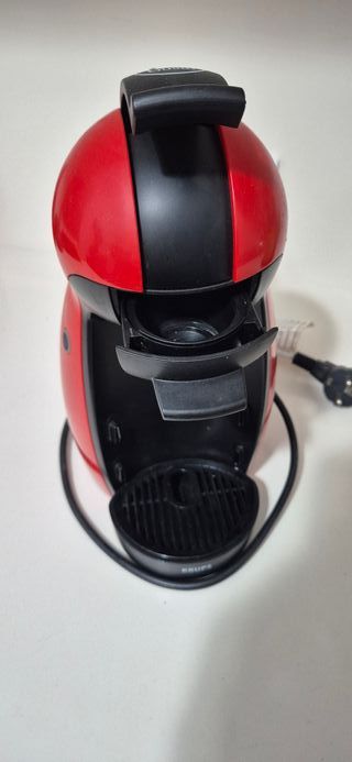 Cafetera Nescafé Dolce Gusto roja