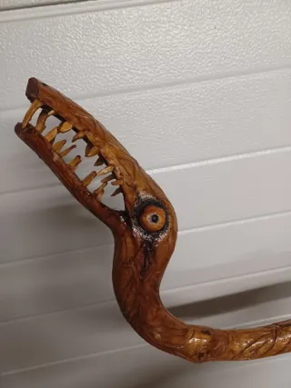 Bastón tallado madera