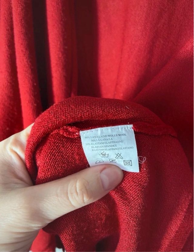 Maglione rosso con zip