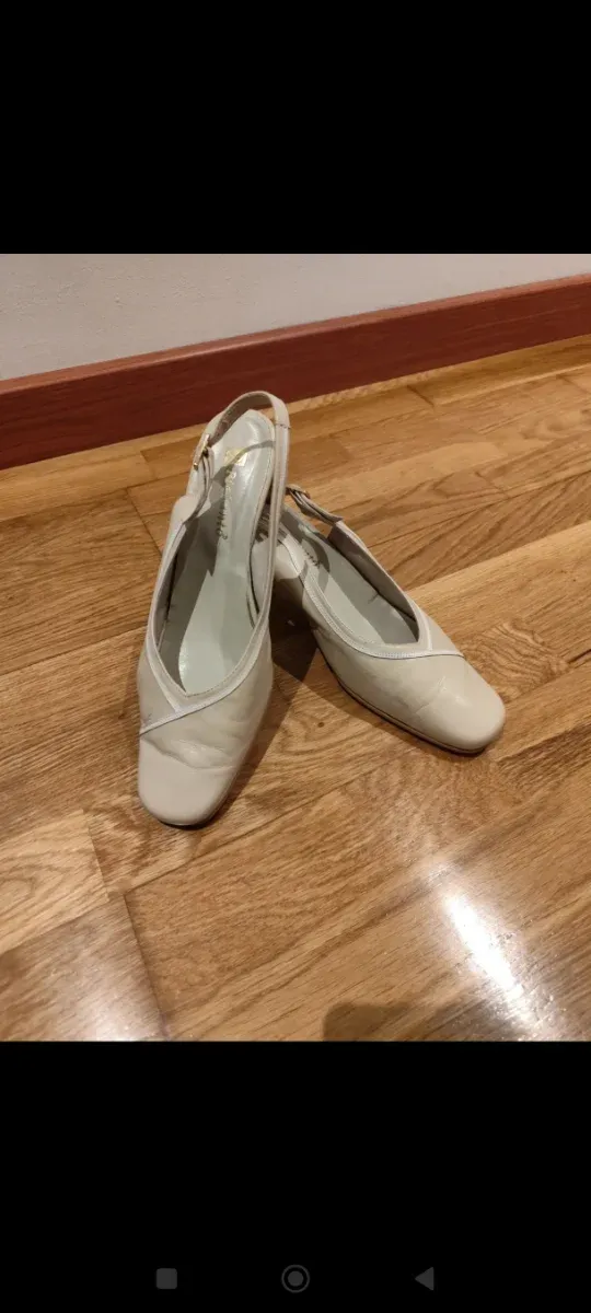 Zapatos de señora beige