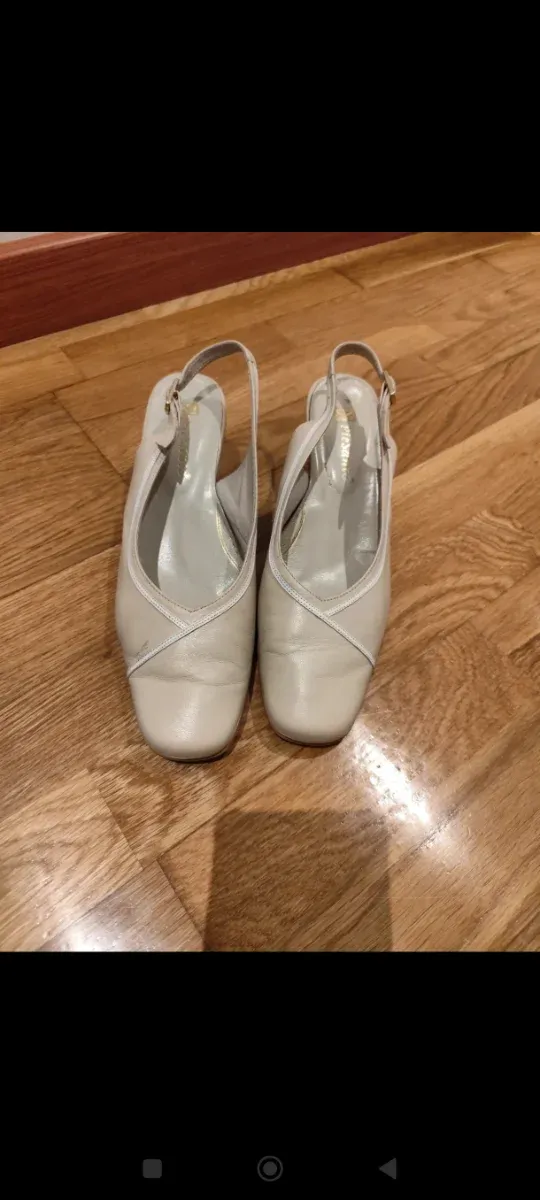 Zapatos de señora beige
