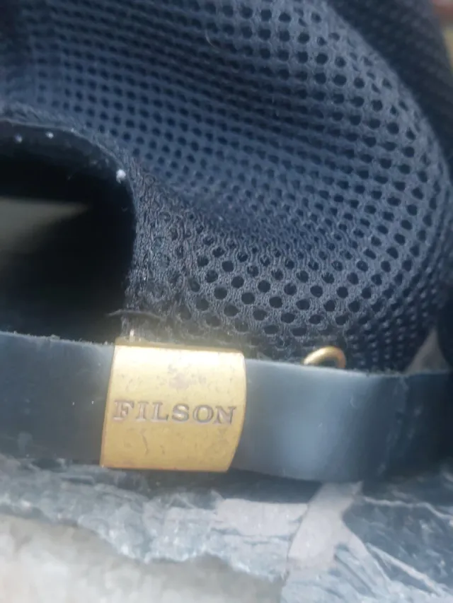 Lote 2 Gorras Filson y Patagonia