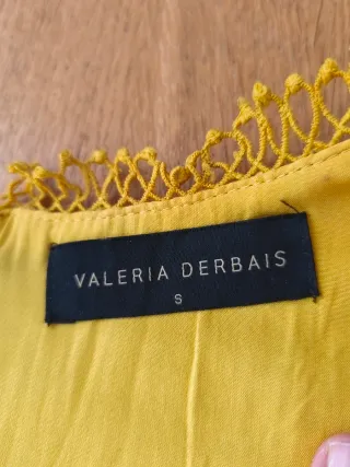 Precioso vestido bordado amarillo mostaza