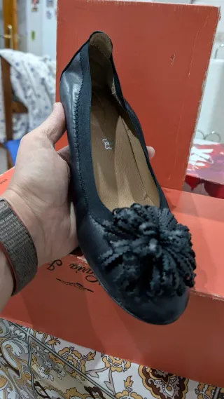 Zapatos planos marino con flor