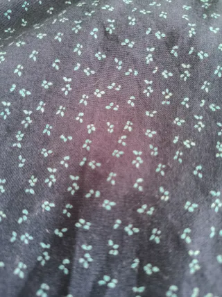 Camisa azul marino estampada