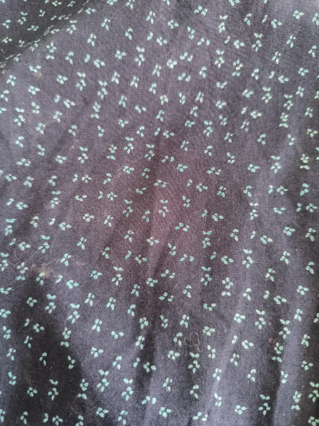 Camisa azul marino estampada