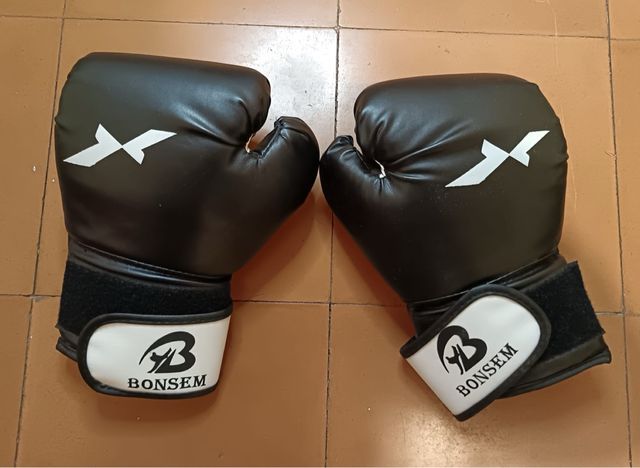 Guantes Kick Boxing / Muay Thai Negros