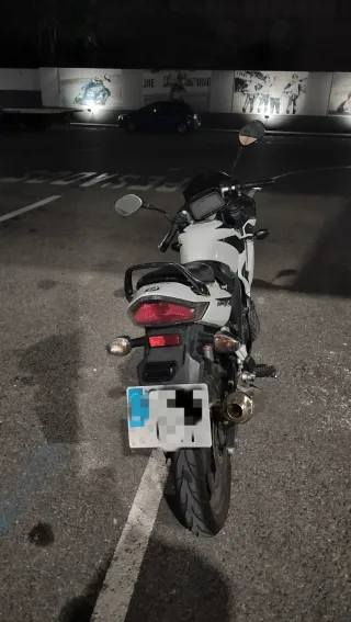 Honda CBR 125cc 2009 Blanca/Negra Pegatina C