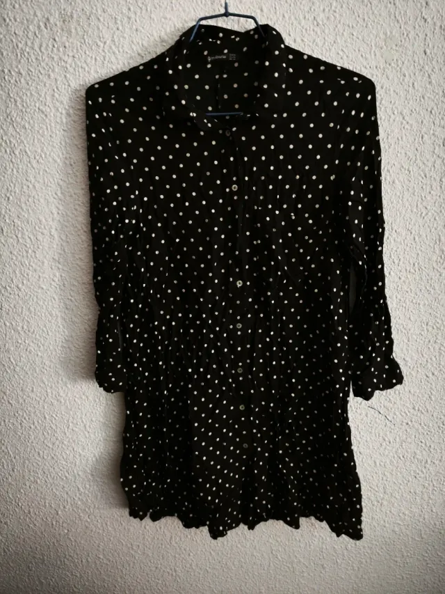 Vestido negro lunares blancos