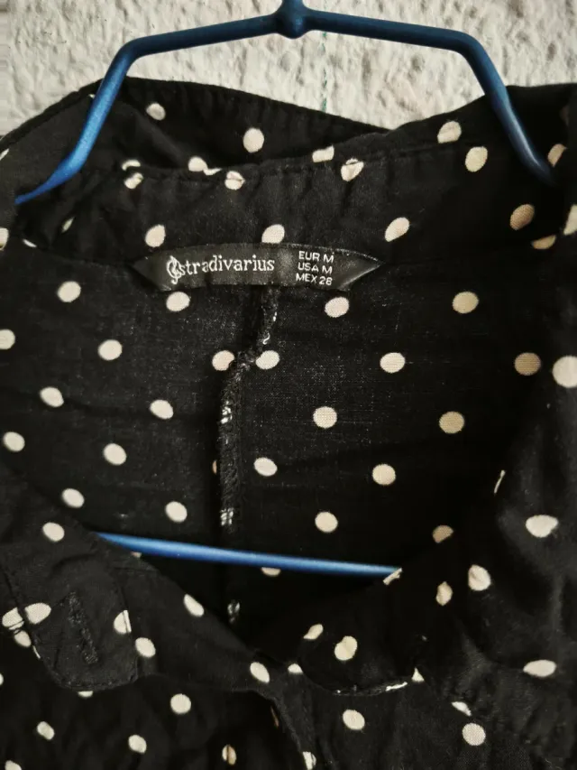 Vestido negro lunares blancos