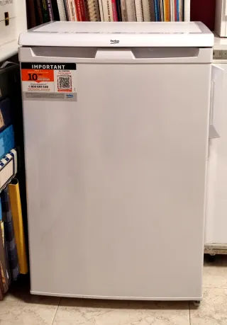 Nevera compacta Beko TSE1284N