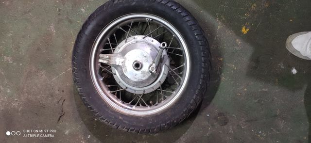 Llantas y neumáticos de scooter 25 euros la unidad