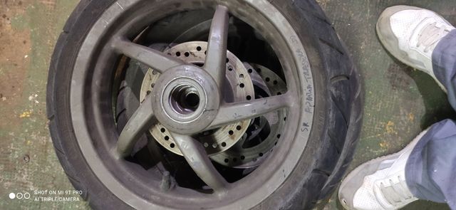 Llantas y neumáticos de scooter 25 euros la unidad