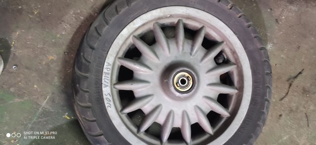 Llantas y neumáticos de scooter 25 euros la unidad