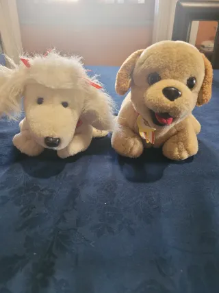 Peluche cane bianco e cane beige