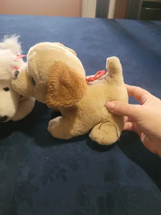 Peluche cane bianco e cane beige