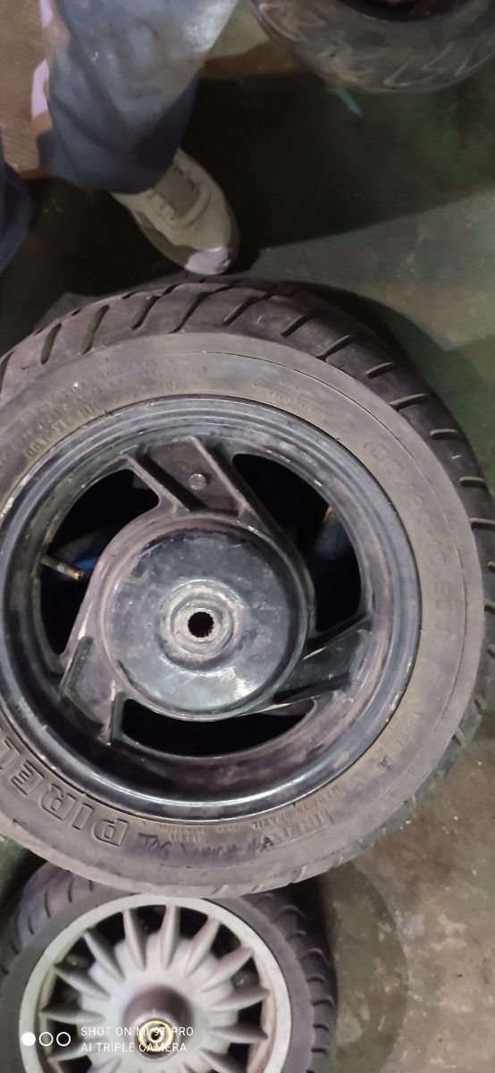 Llanta con neumático diferentes marcas