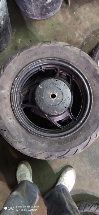Llanta con neumático diferentes marcas