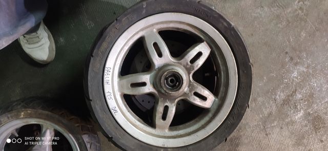 Llanta con neumático diferentes marcas