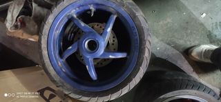 Llanta con neumático diferentes marcas