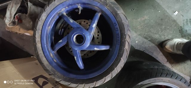 Llanta con neumático diferentes marcas