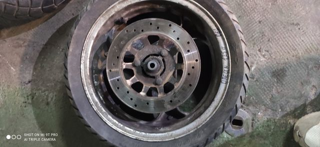 Llanta con neumático diferentes marcas