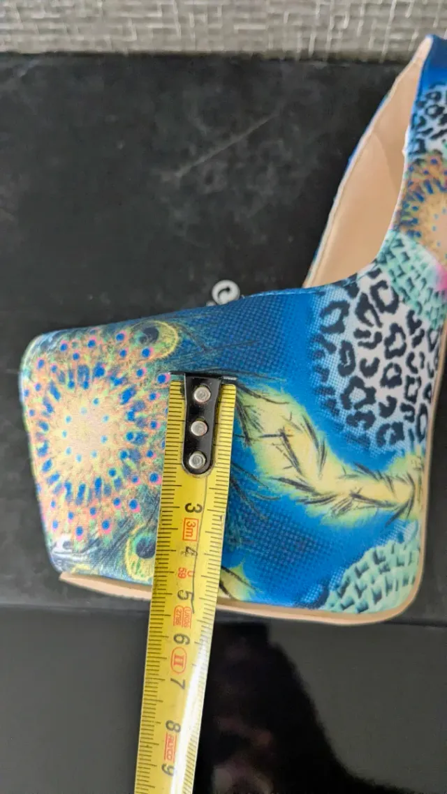 Zapatos de tacón plataforma estampado pavo real