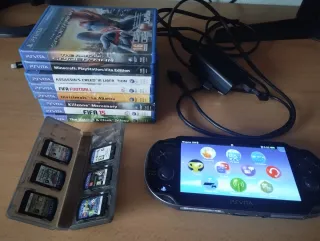 PS Vita Slim Nera + 8 Giochi + Caricatore