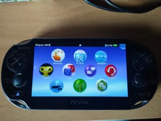 PS Vita Slim Nera + 8 Giochi + Caricatore