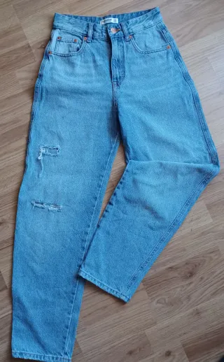 Jeans Pull&Bear Mom Fit - Azul efecto desgastado