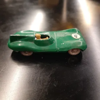 Jaguar D-Type Lesney Verde