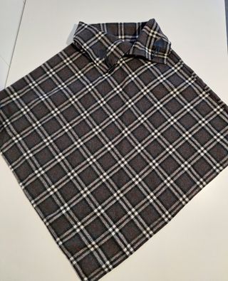 Poncho/Capa de cuadros mujer cuello cerrado