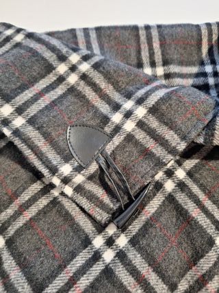 Poncho/Capa de cuadros mujer cuello cerrado