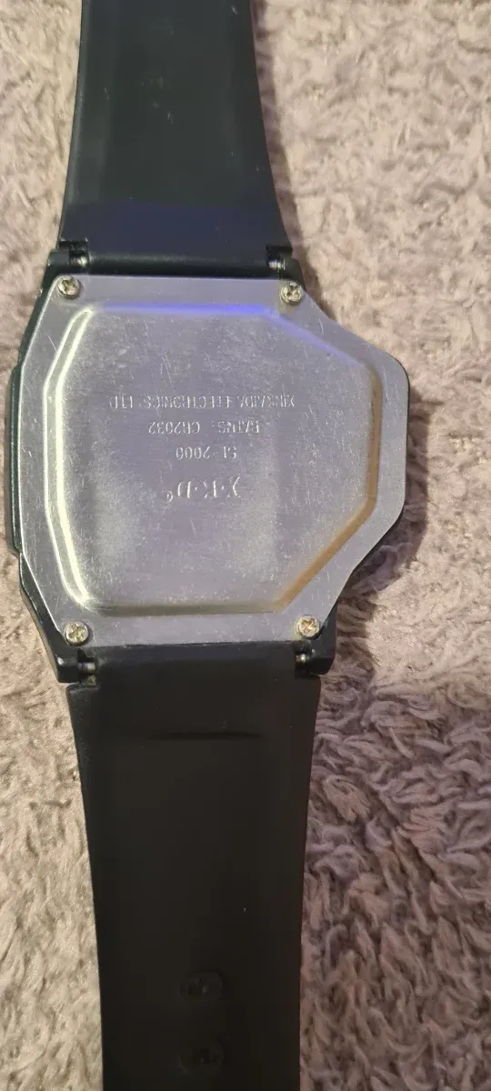 Reloj X-KD con mando a distancia