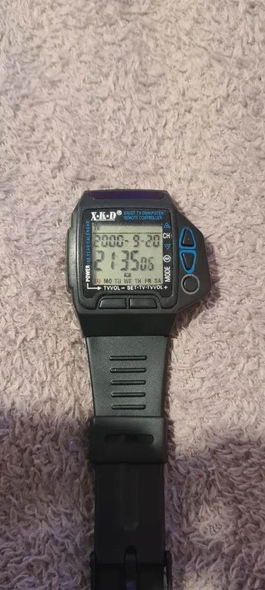 Reloj X-KD con mando a distancia