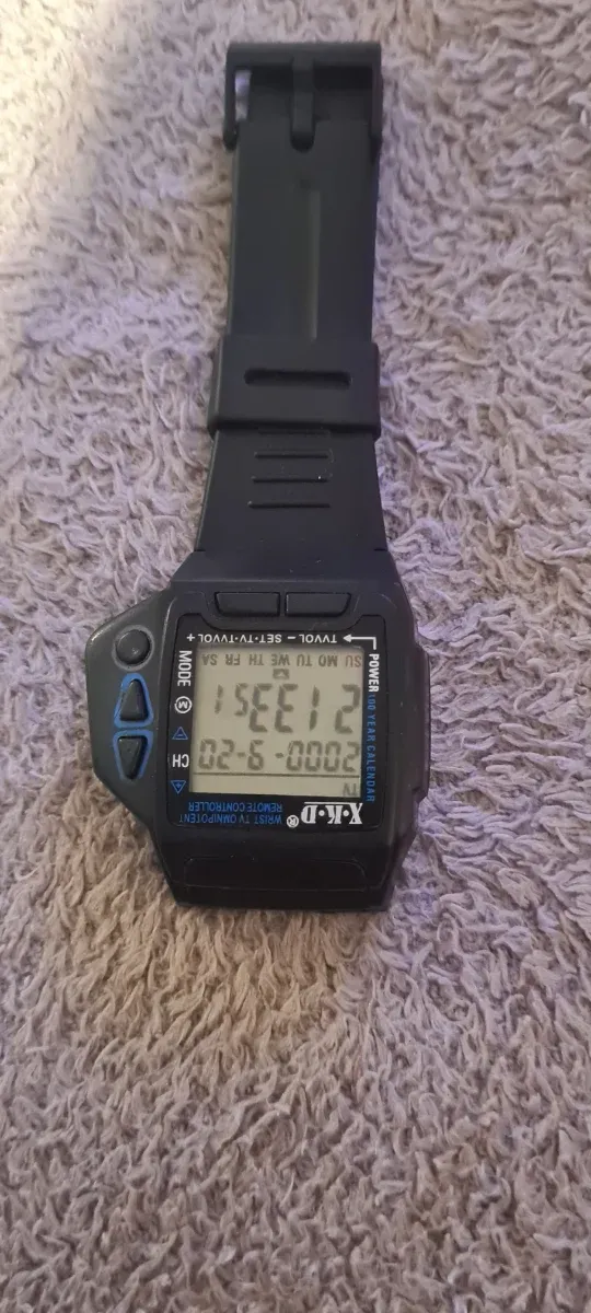 Reloj X-KD con mando a distancia