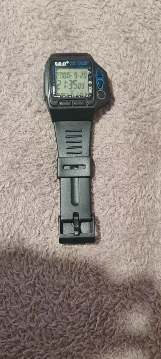 Reloj X-KD con mando a distancia