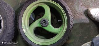 Llantas con neumáticos diferentes marcas 25 euros