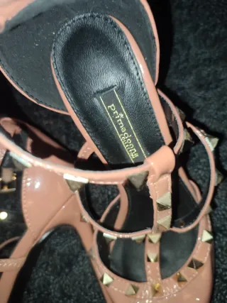 Zapatos de tacón piel con remaches Prima Donna tal