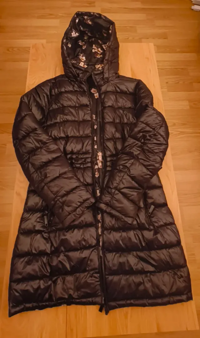 Chaqueta reversible negra y multicolor