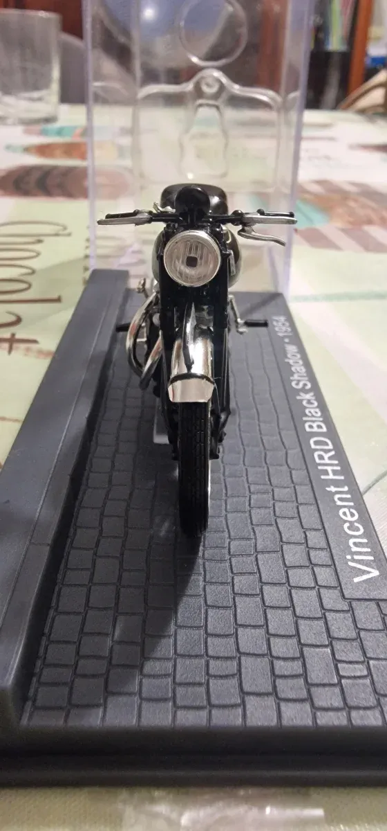 Moto Vincent HRD Black Shadow 1954