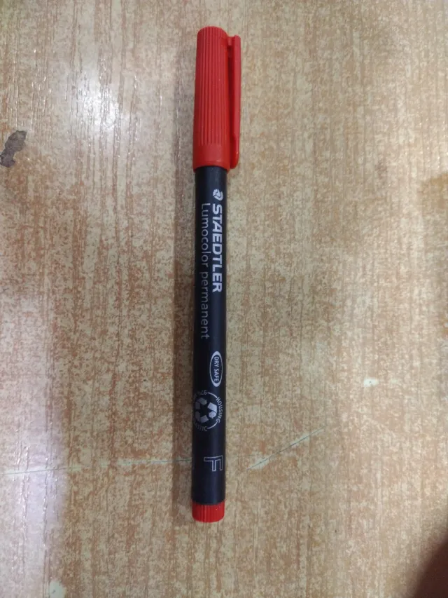 Caja Staedtler Lumocolor 318 Rojo