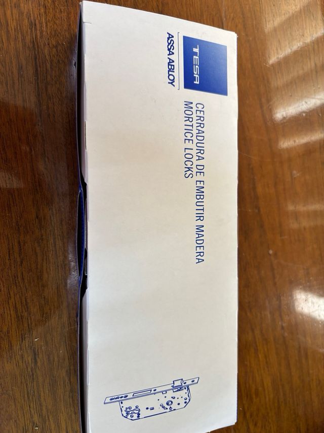 2 Cerraduras de embutir con tornillos