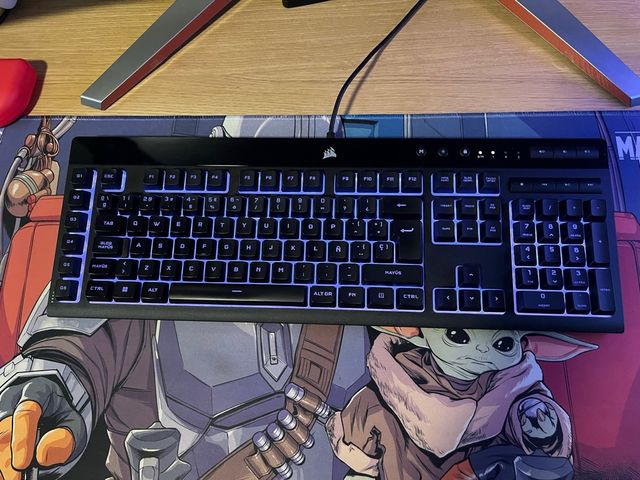 Teclado Gaming Corsair K55 RGB Pro