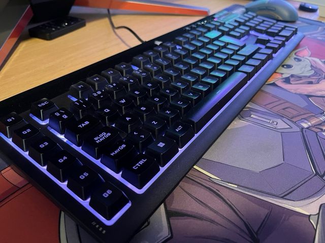 Teclado Gaming Corsair K55 RGB Pro