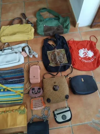 Lote de bolsos y monederos