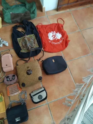 Lote de bolsos y monederos