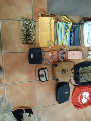 Lote de bolsos y monederos
