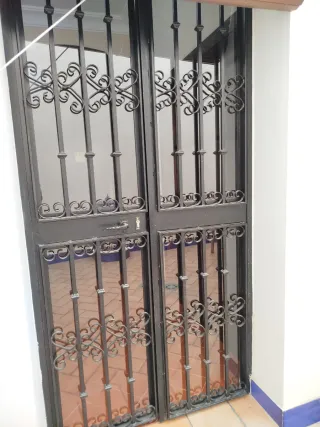 Puerta de hierro forjado a medida