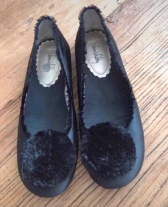 Sapatilhas pretas de cetim com pompom T.40